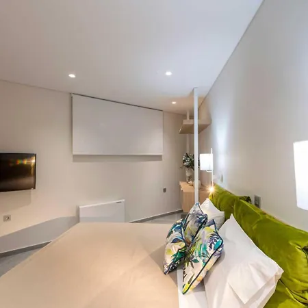 Meganisi Diamond * Katomerion