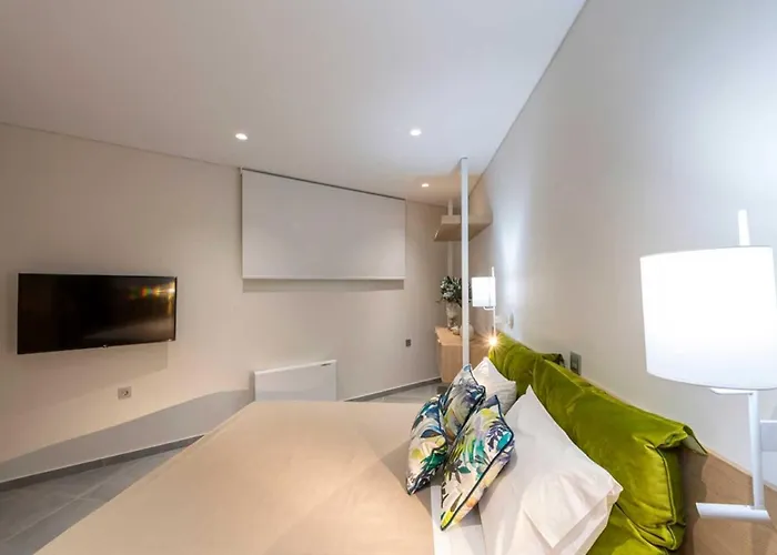 Meganisi Diamond * Katomerion